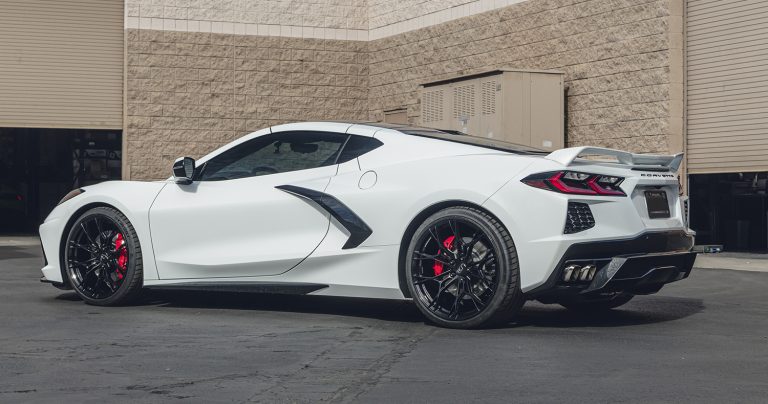 Arctic White Corvette C8 Lowered with D01 Forged Wheels